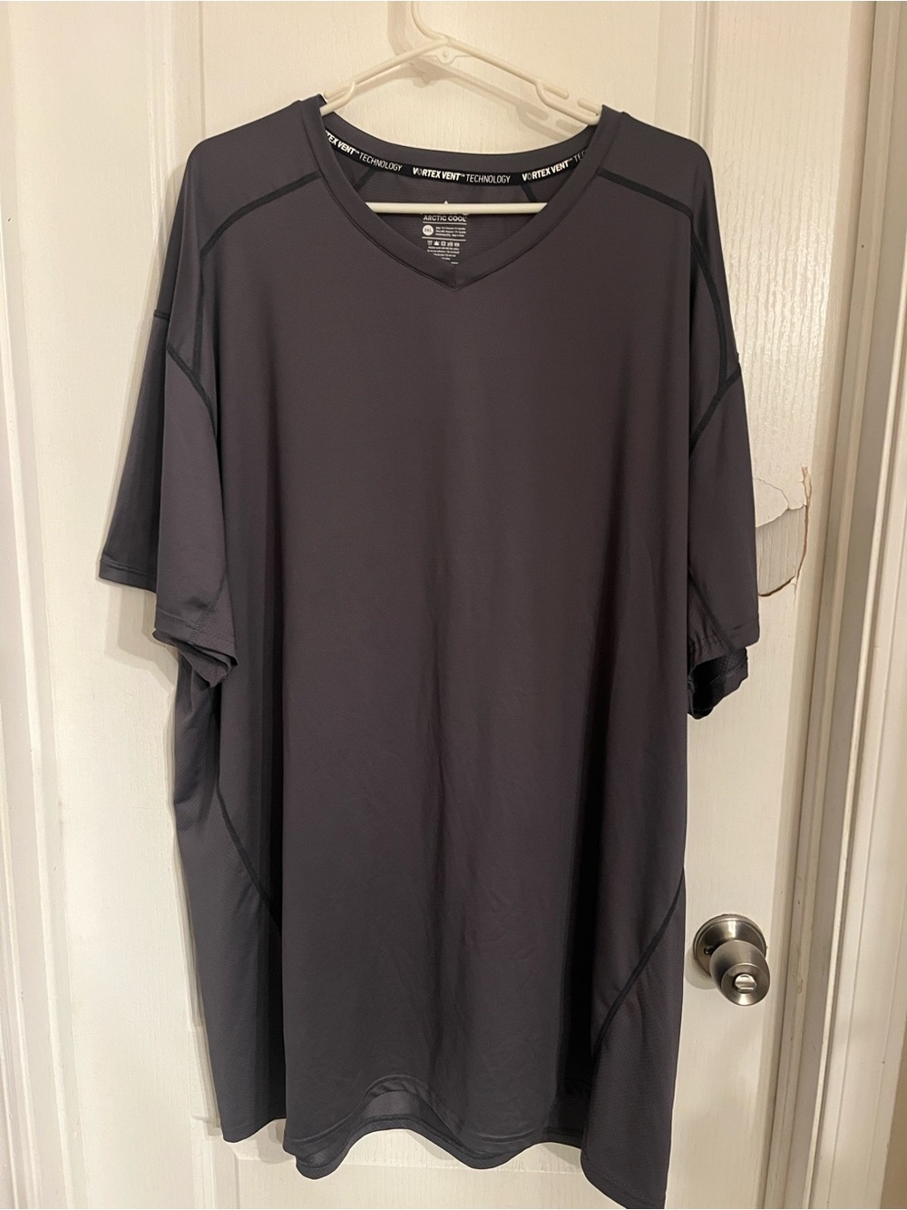 Arctic Cool Men's Vortex Vent™ V-Neck Shirt in size 3XL